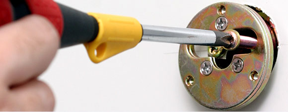 鍵を修理いたします